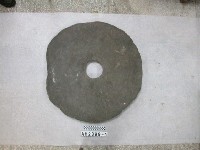 藏品(大型圓孔石輪)的圖片